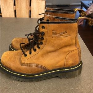 ISO!!! Dr Marten 1460 boots